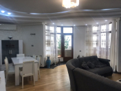 İcarəyə verilir 4 otaqlı 180 m2 yeni tikili 28 May m.