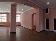 Satılır 1 otaqlı 240 m2 obyekt Nəriman Nərimanov m.