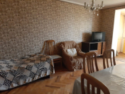 Satılır 1 otaqlı 32 m2 köhnə tikili İnşaatçılar m.