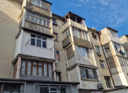 Satılır 1 otaqlı 35 m2 köhnə tikili İnşaatçılar m.