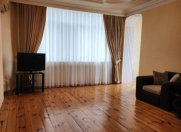 İcarəyə verilir 2 otaqlı 96 m2 yeni tikili Şah İsmayıl Xətai m.