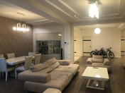 Satılır 4 otaqlı 204 m2 yeni tikili 4 mkr