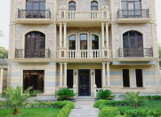 Satılır 8 otaqlı 750 m2 villa Bakıxanov