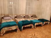 İcarəyə verilir 4 otaqlı 170 m2 köhnə tikili İçəri Şəhər m.