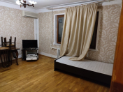 İcarəyə verilir 4 otaqlı 100 m2 köhnə tikili Şah İsmayıl Xətai m.