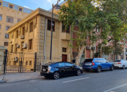 İcarəyə verilir 8 otaqlı 250 m2 ofis Səbail r.