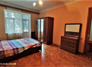 İcarəyə verilir 3 otaqlı 90 m2 köhnə tikili 28 May m.