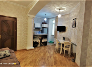 İcarəyə verilir 3 otaqlı 90 m2 köhnə tikili 28 May m.