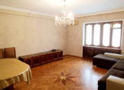 İcarəyə verilir 4 otaqlı 97 m2 köhnə tikili Şah İsmayıl Xətai m.