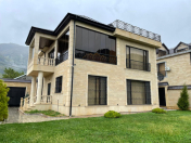 Satılır 5 otaqlı 400 m2 villa Qax