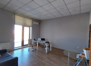 İcarəyə verilir 3 otaqlı 70 m2 ofis 28 May m.