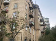 Satılır 1 otaqlı 54 m2 köhnə tikili 28 May m.
