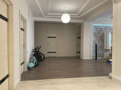 Satılır 4 otaqlı 230 m2 yeni tikili Memar Əcəmi m.