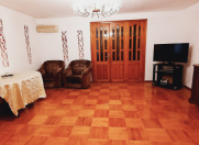 İcarəyə verilir 3 otaqlı 100 m2 köhnə tikili Gənclik m.