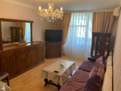 İcarəyə verilir 2 otaqlı 60 m2 köhnə tikili 28 May m.