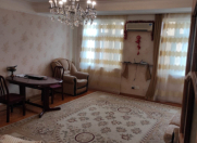 İcarəyə verilir 3 otaqlı 80 m2 köhnə tikili Gənclik m.