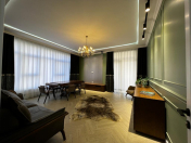 İcarəyə verilir 3 otaqlı 135 m2 yeni tikili Şah İsmayıl Xətai m.