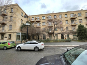 Satılır 3 otaqlı 100 m2 köhnə tikili Azneft meydanı