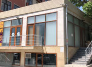 Satılır 3 otaqlı 60 m2 obyekt Memar Əcəmi m.