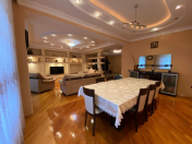 İcarəyə verilir 5 otaqlı 280 m2 yeni tikili Nəriman Nərimanov m.