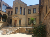 Satılır 8 otaqlı 400 m2 həyət evi Gənclik m.