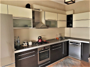 İcarəyə verilir 3 otaqlı 110 m2 yeni tikili 8 Noyabr m.