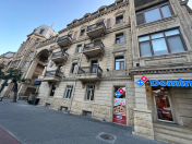 Satılır 3 otaqlı 100 m2 köhnə tikili Sahil m.