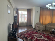 Satılır 4 otaqlı 190 m2 yeni tikili Gənclik m.