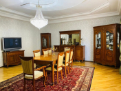 Satılır 4 otaqlı 193 m2 yeni tikili Gənclik m.