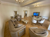 İcarəyə verilir 3 otaqlı 150 m2 yeni tikili Xətai r.