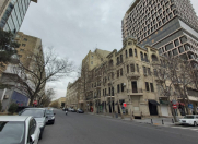 İcarəyə verilir 7 otaqlı 200 m2 ofis Nəsimi r.