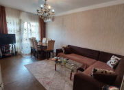 Satılır 2 otaqlı 65 m2 köhnə tikili Əhmədli m.