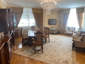 Satılır 4 otaqlı 180 m2 yeni tikili Gənclik m.