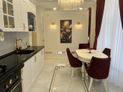 Satılır 3 otaqlı 120 m2 yeni tikili Gənclik m.