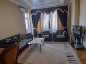 İcarəyə verilir 3 otaqlı 137 m2 yeni tikili Yasamal r.