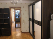 İcarəyə verilir 3 otaqlı 90 m2 köhnə tikili Gənclik m.