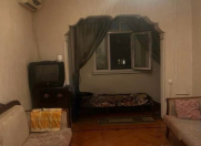 İcarəyə verilir 2 otaqlı 70 m2 köhnə tikili Elmlər Akademiyası m.