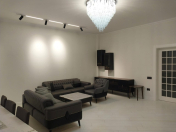 İcarəyə verilir 3 otaqlı 168 m2 yeni tikili 28 May m.