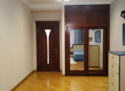 Satılır 4 otaqlı 180 m2 yeni tikili Gənclik m.