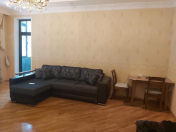 İcarəyə verilir 2 otaqlı 102 m2 yeni tikili Gənclik m.