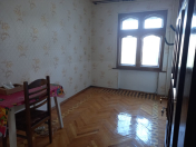 Satılır 3 otaqlı 70 m2 köhnə tikili Neftçilər m.