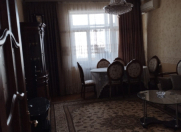 İcarəyə verilir 3 otaqlı 130 m2 köhnə tikili Gənclik m.