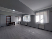 İcarəyə verilir 9 otaqlı 280 m2 ofis Xalqlar Dostluğu m.