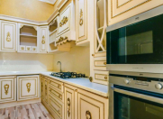 İcarəyə verilir 2 otaqlı 94 m2 köhnə tikili Sahil m.