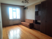 İcarəyə verilir 2 otaqlı 51 m2 köhnə tikili Y.Günəşli