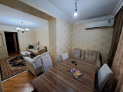 İcarəyə verilir 2 otaqlı 70 m2 köhnə tikili Səməd Vurğun parkı