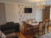 Satılır 3 otaqlı 70 m2 köhnə tikili Badamdar