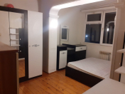 Satılır 2 otaqlı 45 m2 köhnə tikili Dövlət Statistika Komitəsi