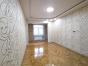 Satılır 2 otaqlı 50 m2 köhnə tikili Memar Əcəmi m.