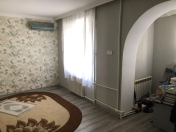 Satılır 4 otaqlı 70 m2 köhnə tikili Nəriman Nərimanov m.